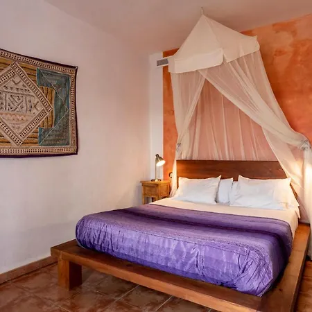 Paraiso Perdido Bed & Breakfast