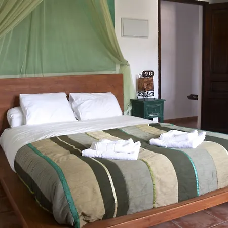 فندق مبيت وإفطار Paraiso Perdido كونيل ذي لا فرونتيرا